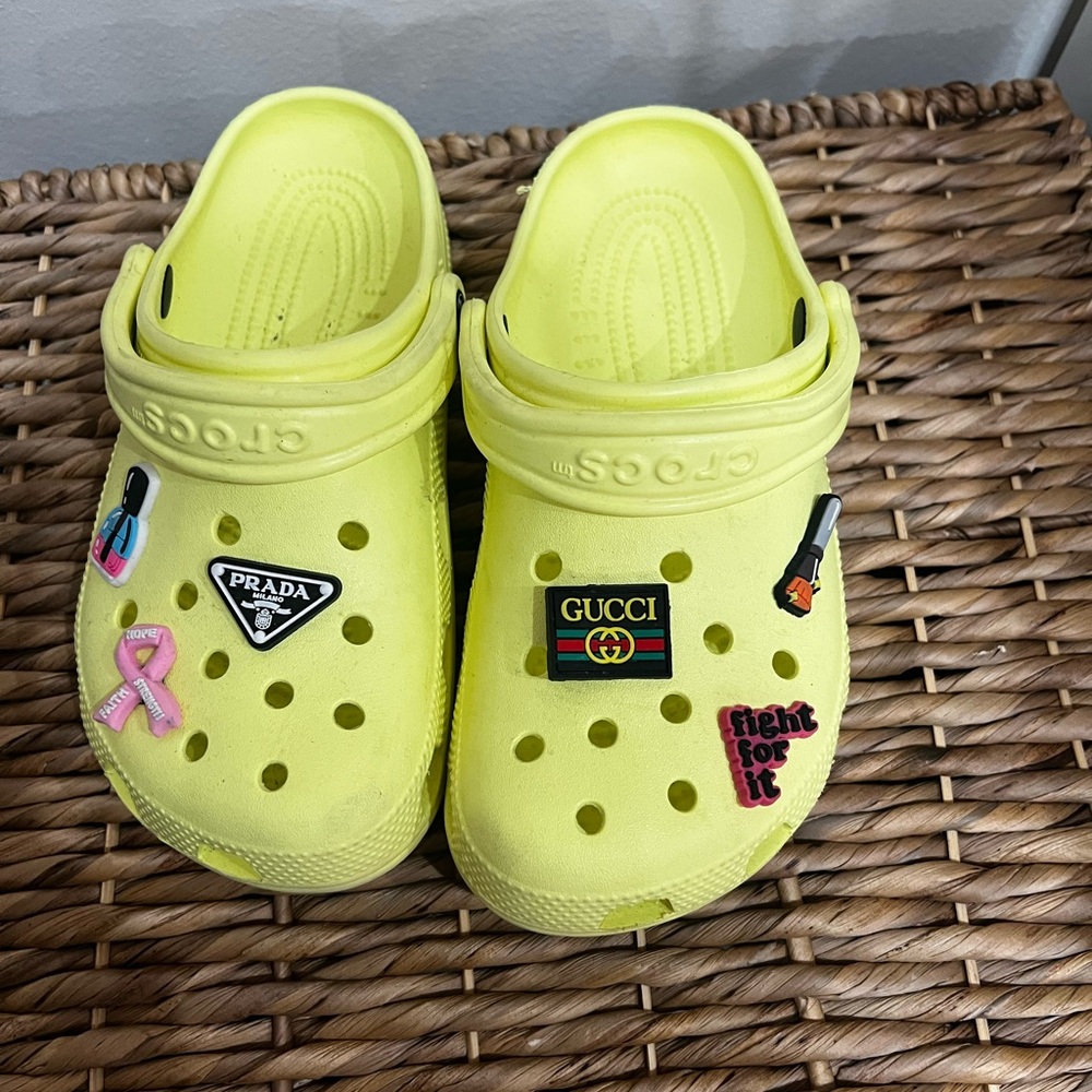 Crocs Yellow/Green with Fun Charms